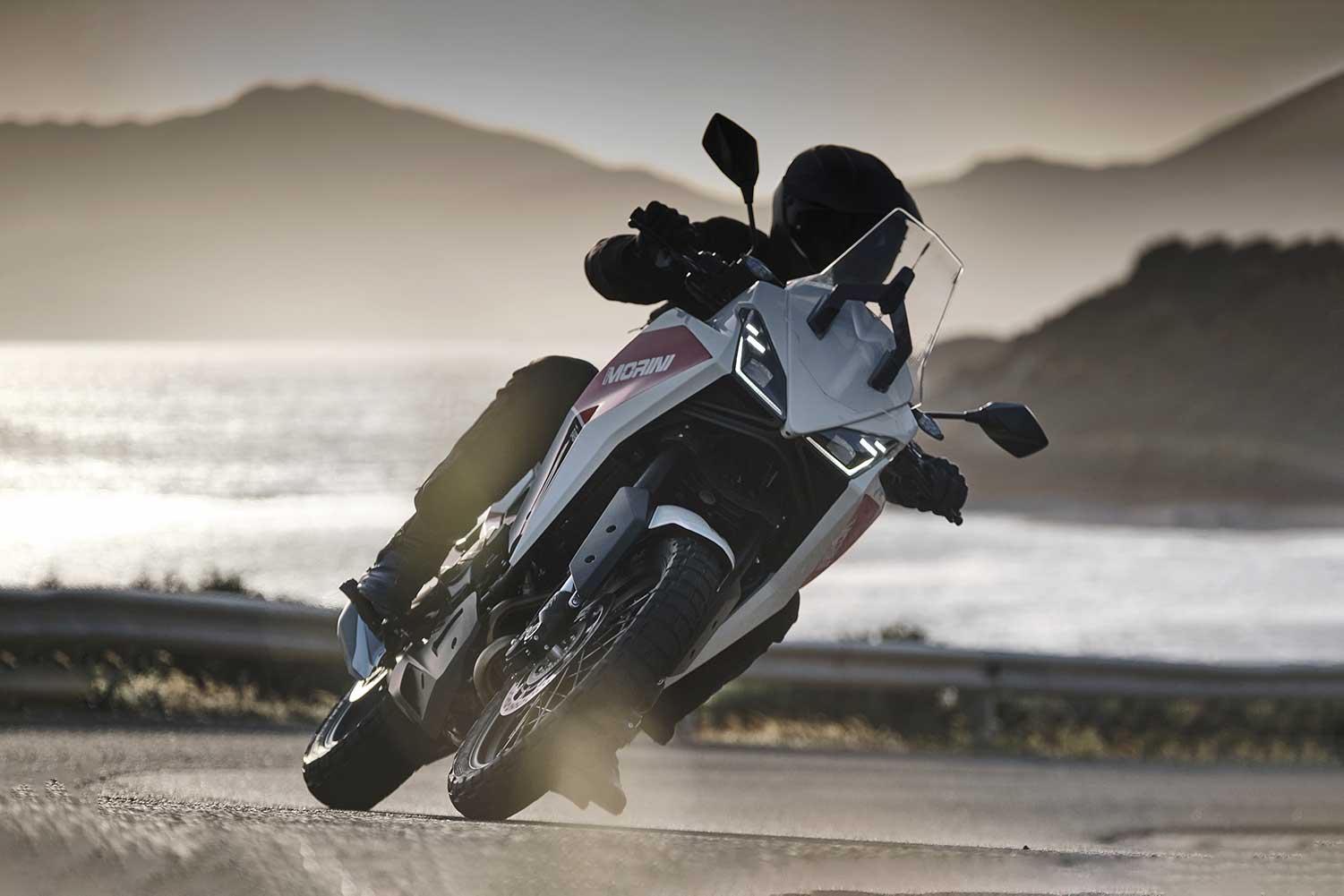 Action Moto Morini X-cape