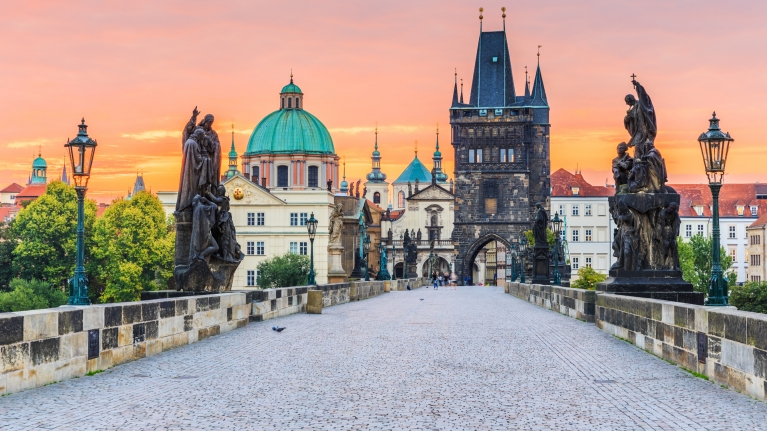 czech-republic-prague-charles-bridge-sunset