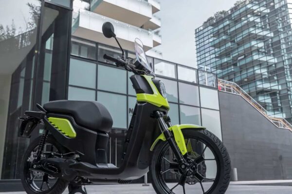 fantic-issimo-city-lifestyle-parking