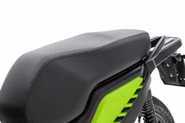 fantic-issimo-city-selle-gros-plan-825x510