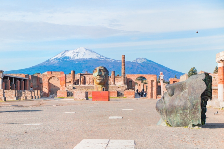 italy-pompeii-vesuvius-naples