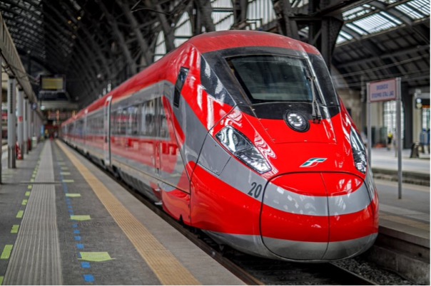 Le Frecce train at platform