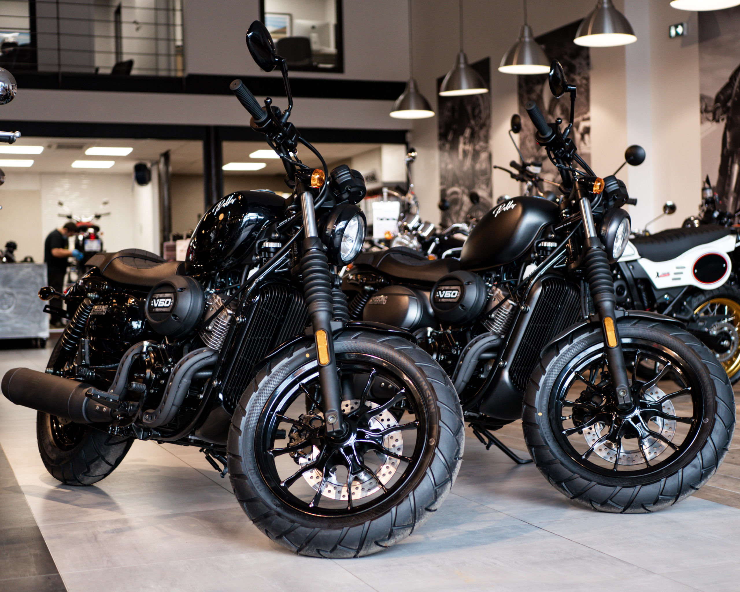 Hyosung Bobber : le Dark Custom Euro 5