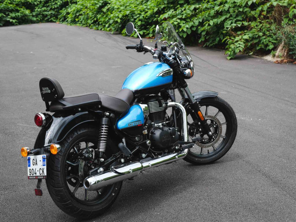 Royal-Enfield-Meteor-Côté