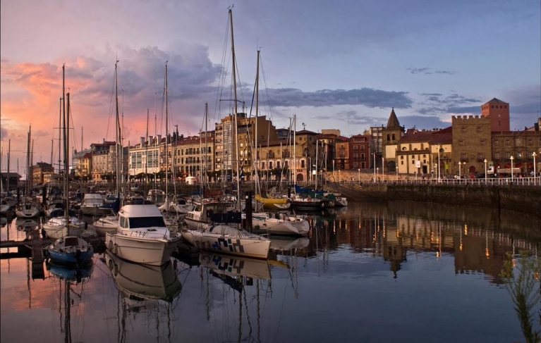 Sunset at the Deportivo Wharf of Gijón