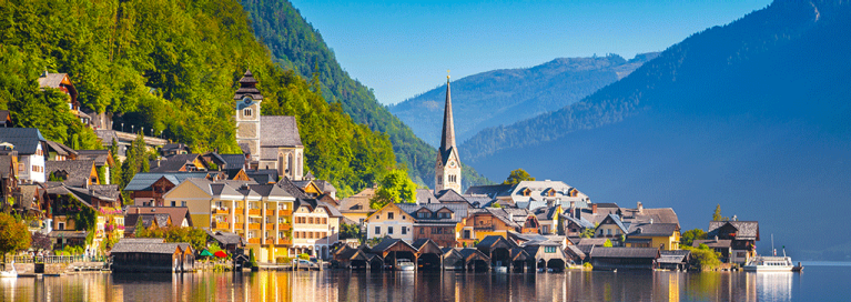 masthead-austria-hallstatt-with-mountain-backdrop